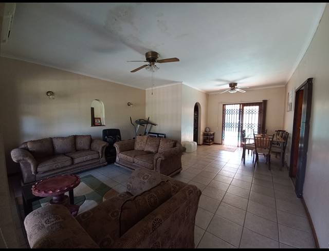 3 BEDROOM FREEHOLD FOR SALE IN UMTENTWENI